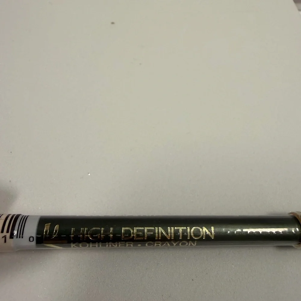 🩷5/$10🩷 High Definition Eye Pencil - Dark Green